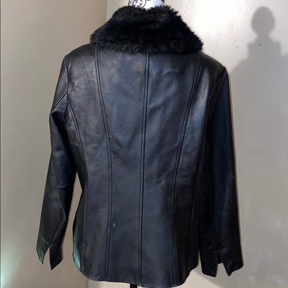 Covington Women’s Genuine Leather Coat - Picture 5 of 7